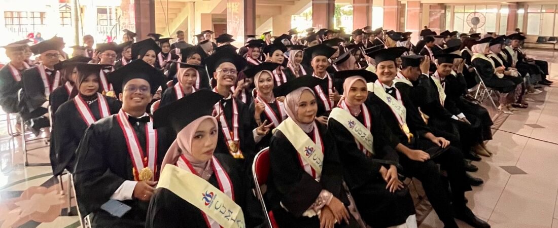 Pesan Reflektif untuk Wisudawan Politeknik YKPN: Wisuda Bukan Akhir, tetapi Awal dari Sebuah Perjalanan